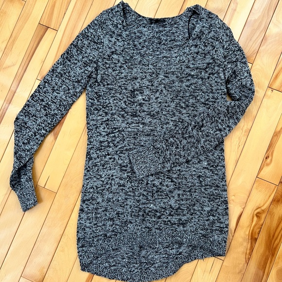 V neck sweater - Picture 1 of 2